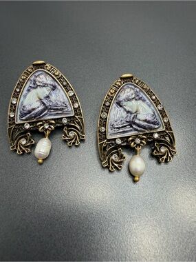 Vintage-Inspired Gold Tone White Cameo Drop Earrings with Pearls